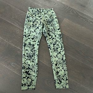 Lululemon size 4 leggings